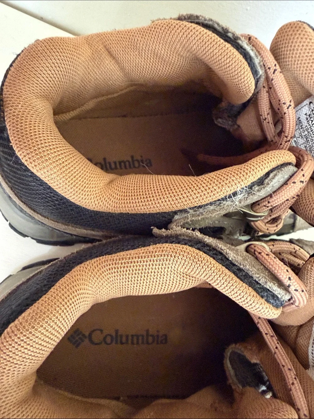(2393) Columbia Brown and Black Men's Trail Hikers